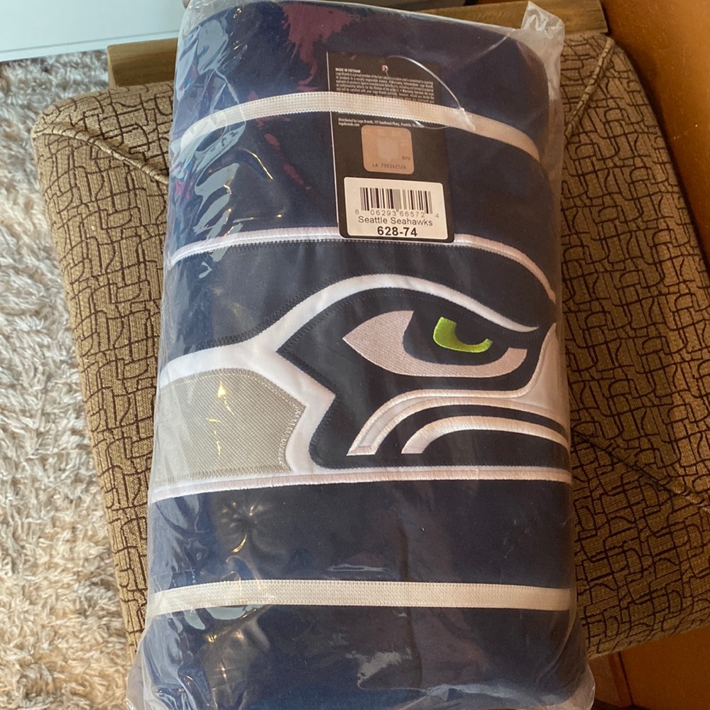 Logo Seattle Seahawk sweatshirt blanket! New